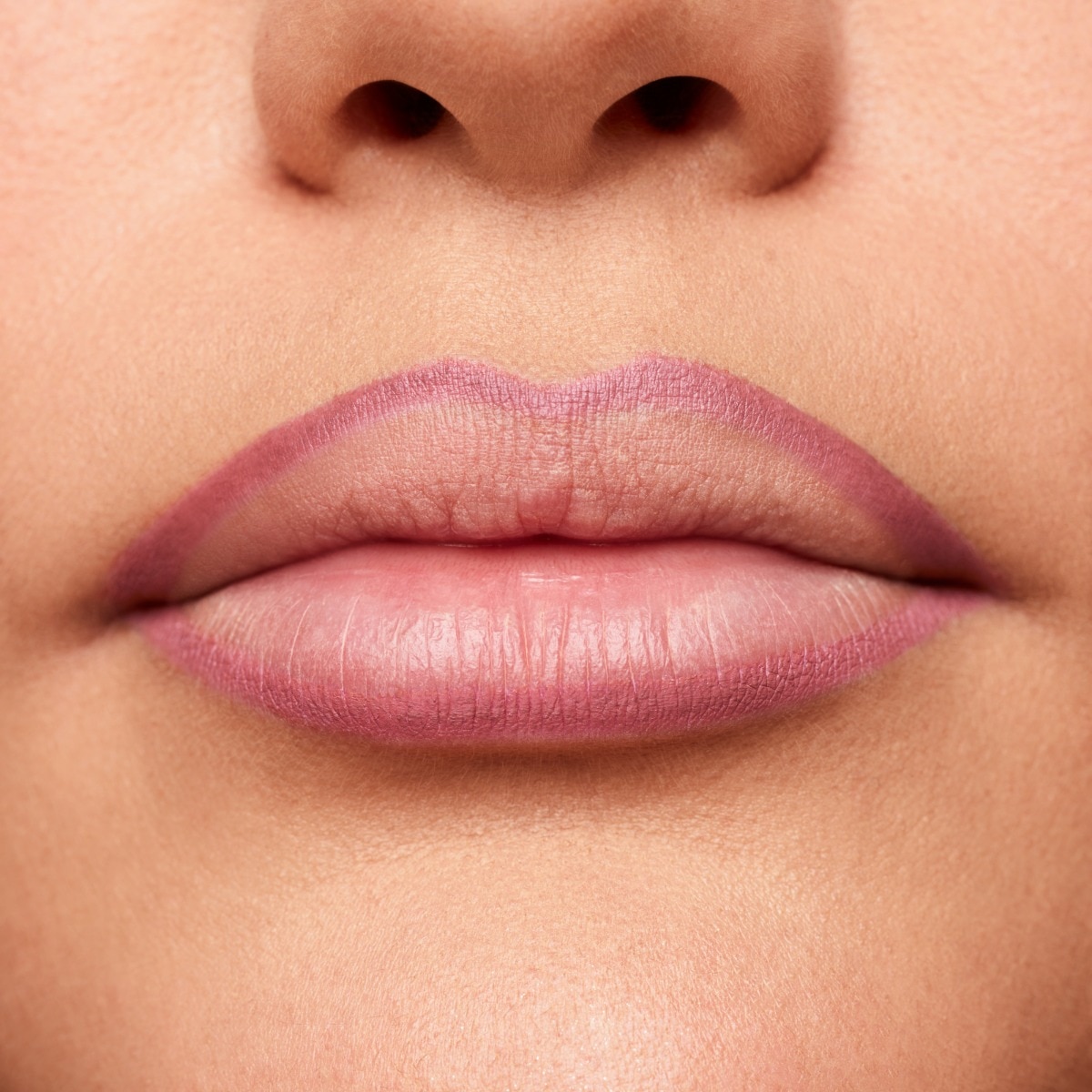 TRACE'D OUT PENCIL LIP LINER (DELINEADOR PARA LABIOS)